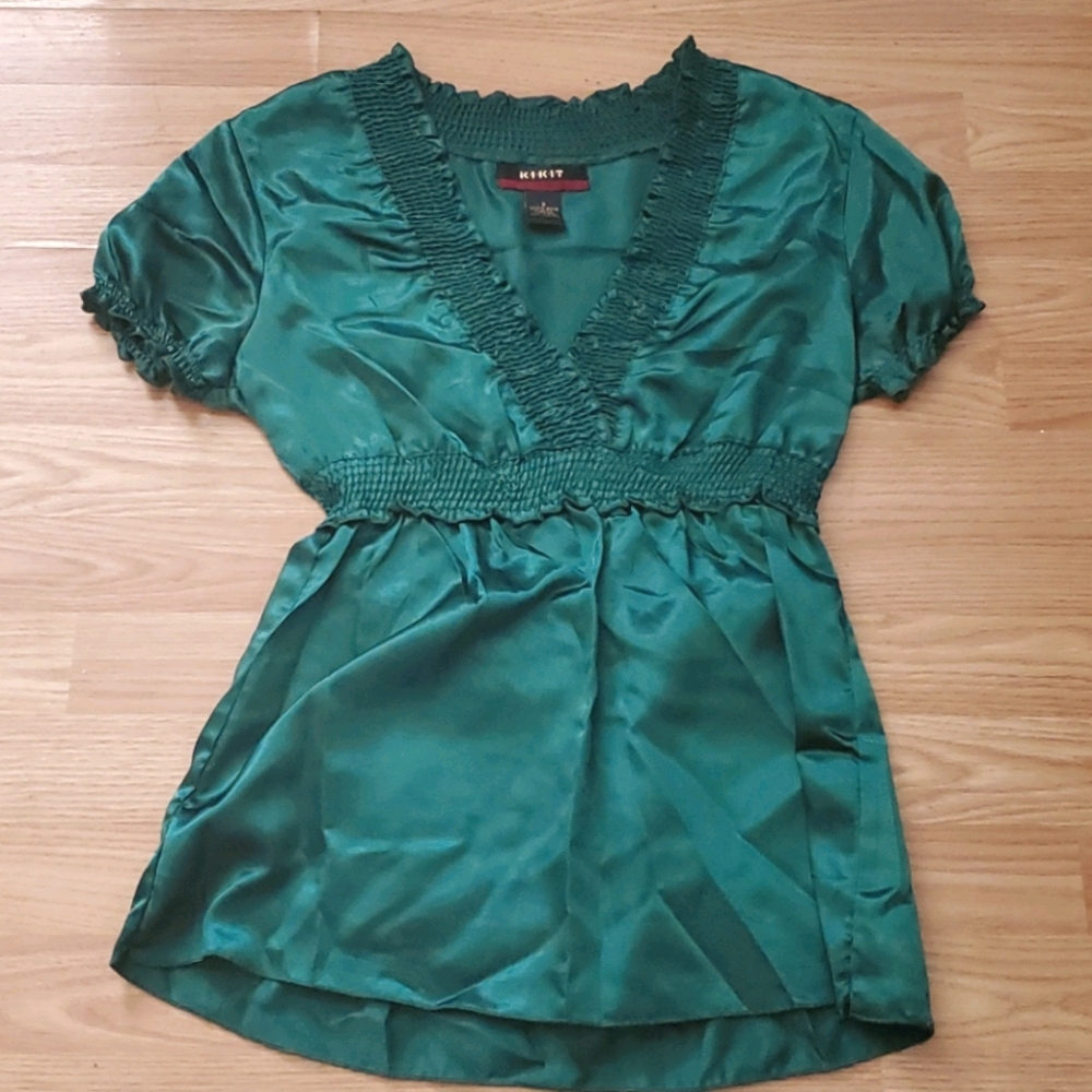 Beautiful Emerald Green Blouse!